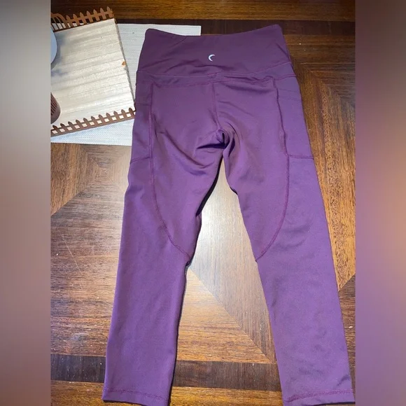 woman’s size 4 dark purple zyia active - Picture 1 of 2